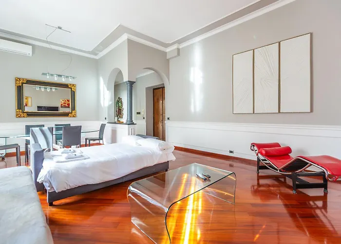 White Taranto Apartment
