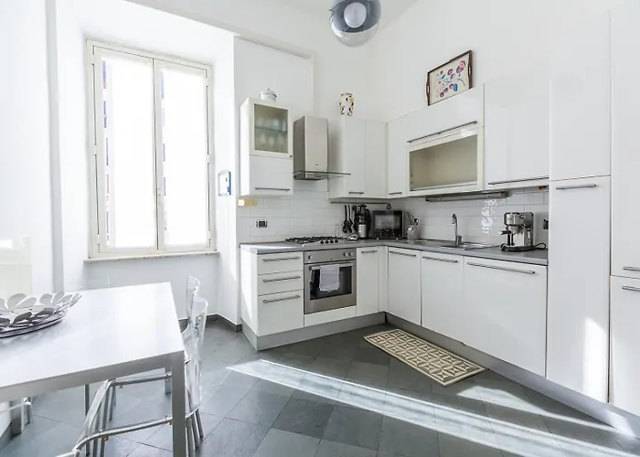 White Taranto Apartment *